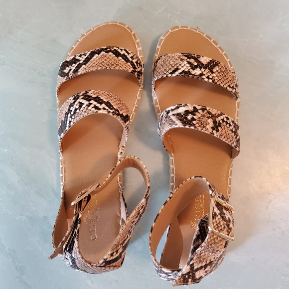 Last One! Beige Snake Embossed Buckle Sandals - Picture 4 of 5